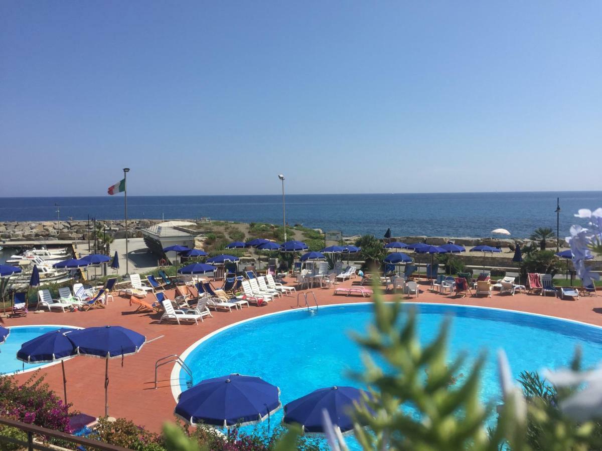 Casa Di Rosa Appartement San Lorenzo al Mare Buitenkant foto